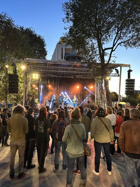 Scène mobile de 60 m2 pour le Festival Alternatiba à Marseille