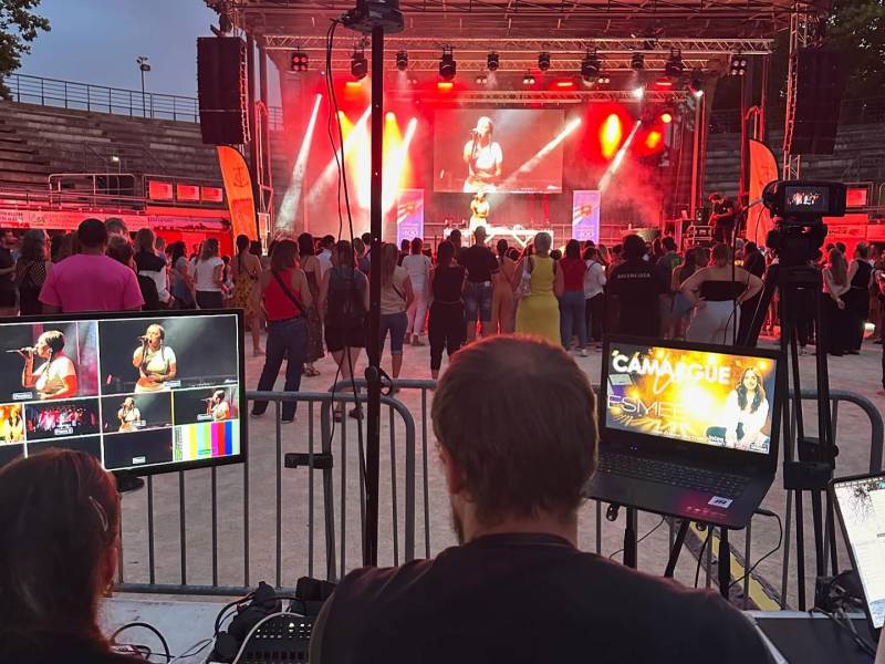 Scène mobile 120m2 pour le concert Camargue Live 2025 pour les 100 ans de St Martin de Crau.