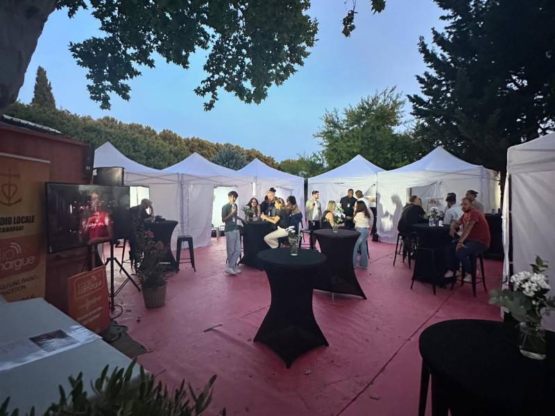 Scène mobile 120m2 pour le concert Camargue Live 2025 pour les 100 ans de St Martin de Crau.