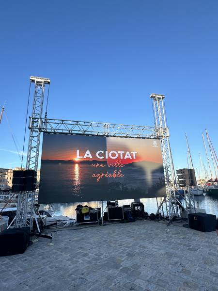 Scène flottante et grill scénique pour le France Bleu Live La Ciotat 2024